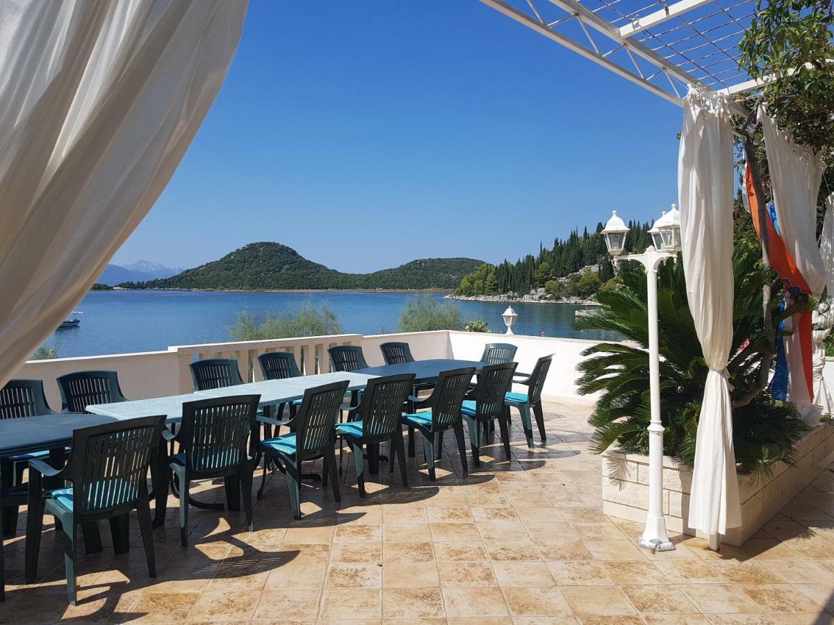 Villa Ante Apartments Blace Bagian luar foto