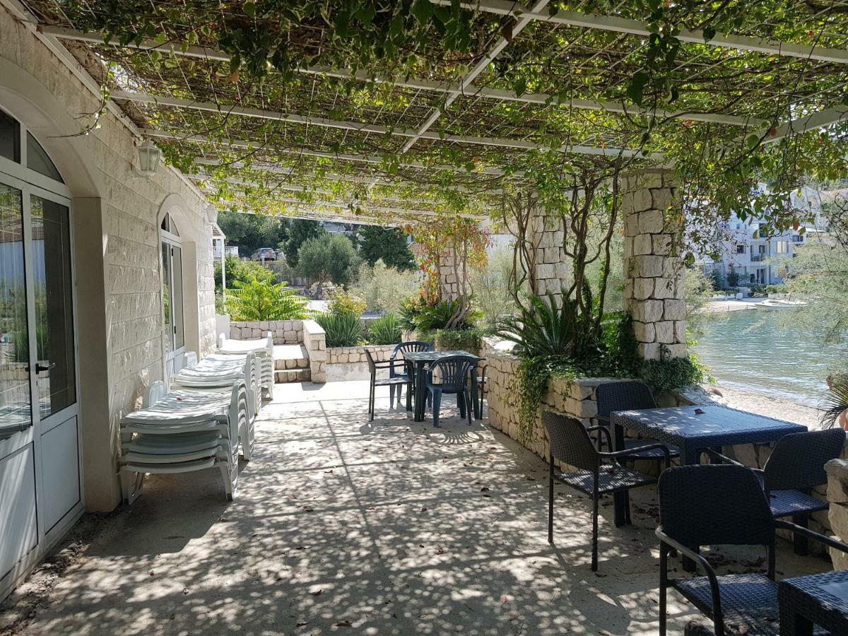Villa Ante Apartments Blace Bagian luar foto